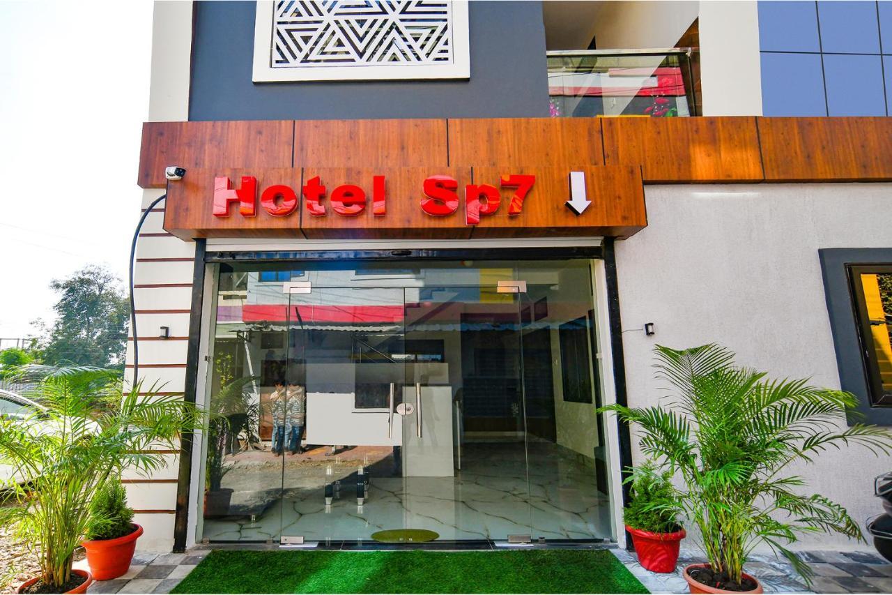 Fabexpress Sp7 Otel Indore Dış mekan fotoğraf